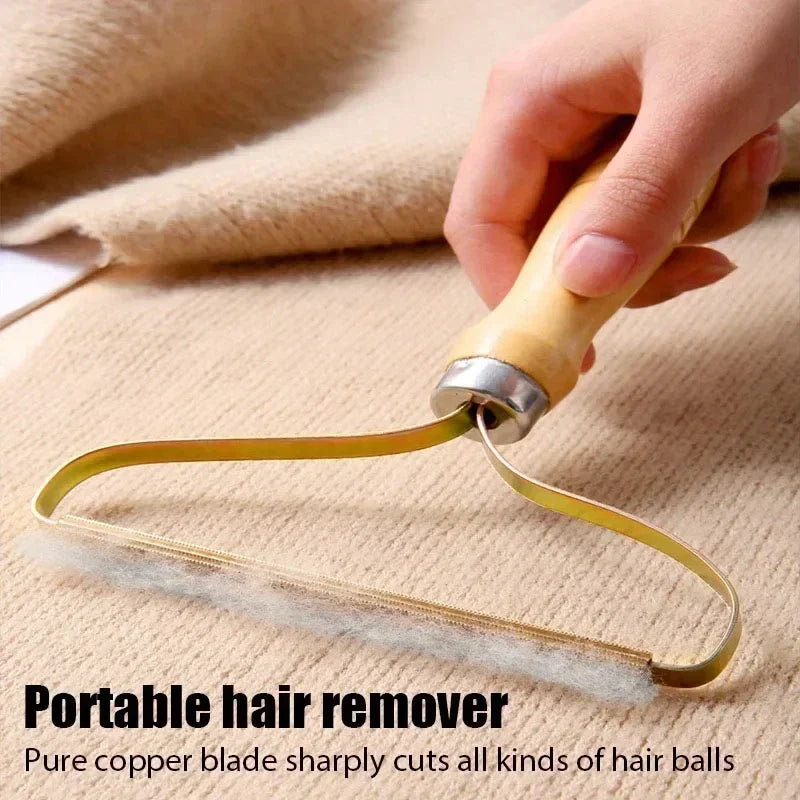 Reusable Pet Hair Remover – Wooden Handle Lint & Fur Scraper